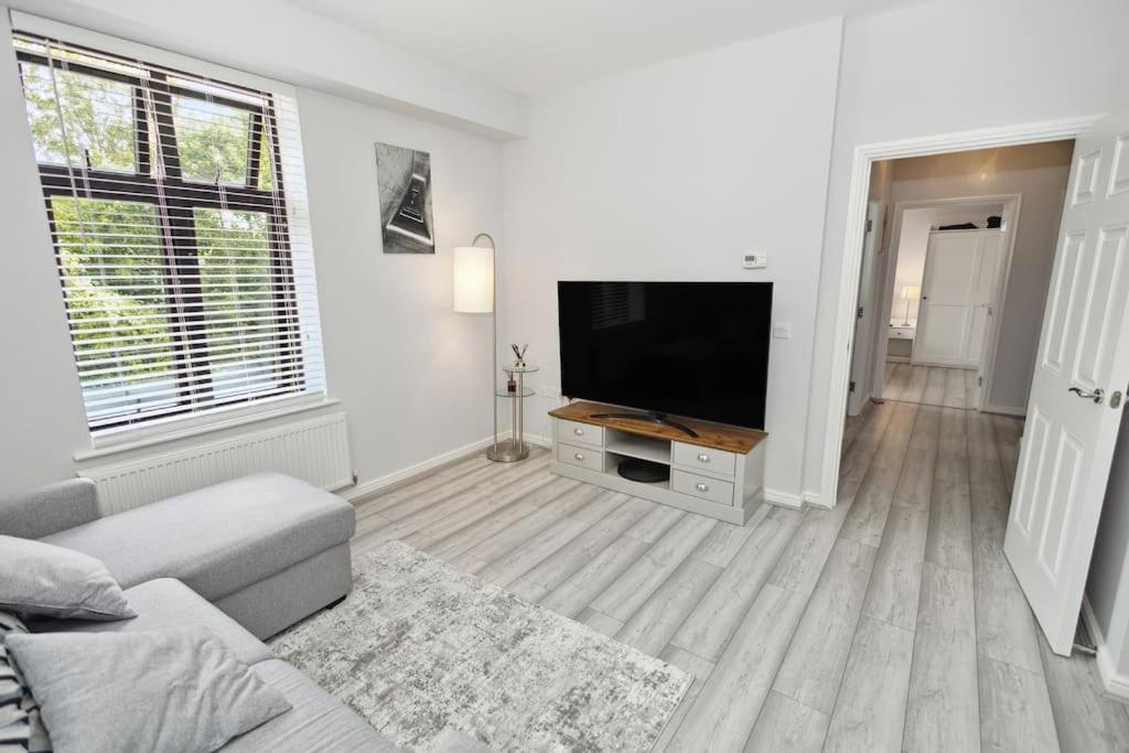 Modern Watford Urban Luxury Oasis Apartment Exterior photo